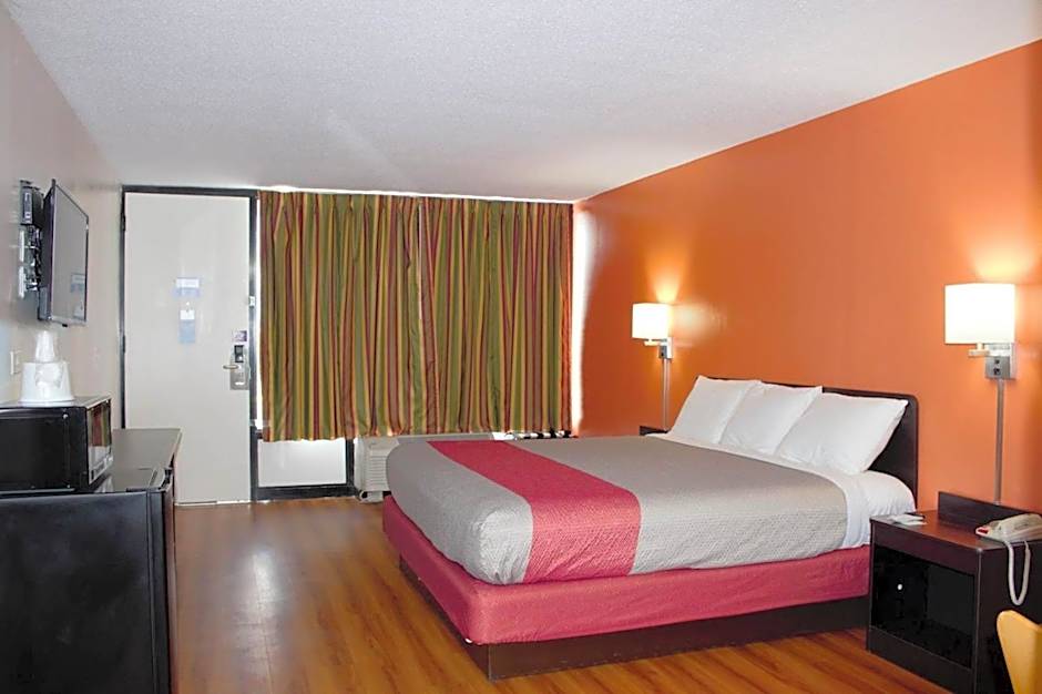 Motel 6-Cleveland, TN