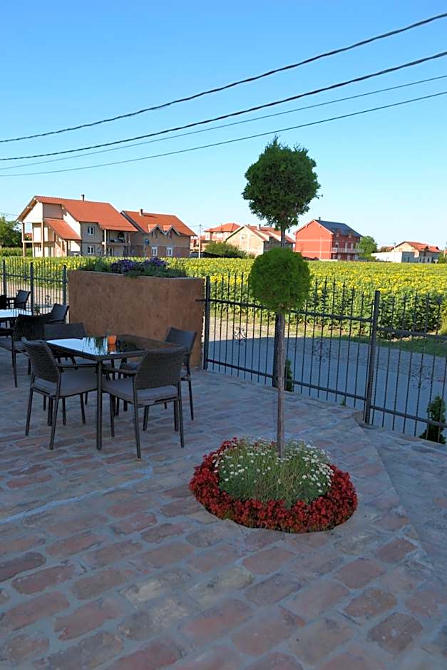 Garni Hotel Chicha - Winery ŠKRBIĆ