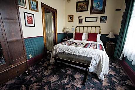 Deluxe Queen Room - Non Smoking