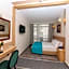 K Maris Hotel