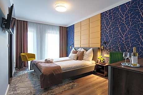 Standard Queen Room