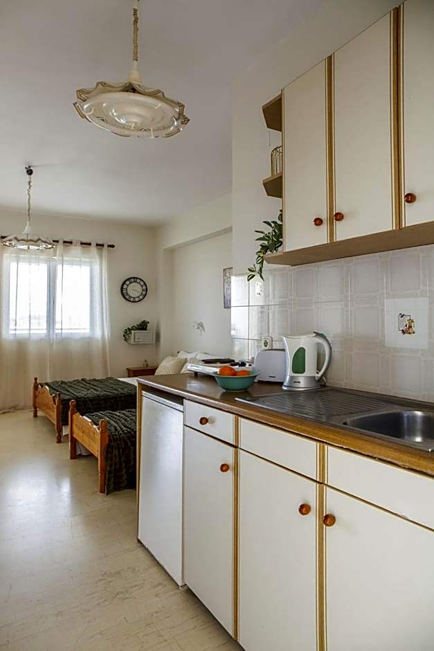 Searocco Studios & Apartments - Close to Alykes Center, by ZanteWize