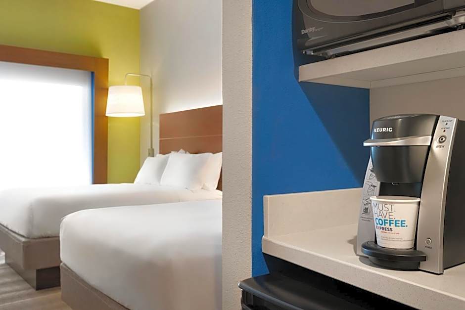 Holiday Inn Express & Suites Cincinnati South - Wilder By IHG