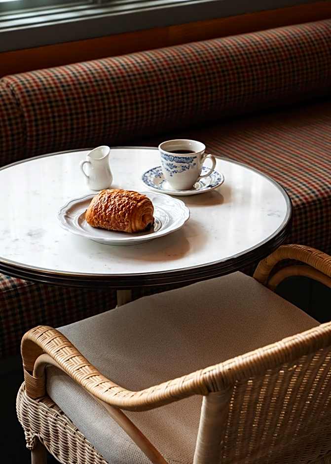 Le Petit Pali at 8th Ave