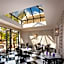 Leeu House