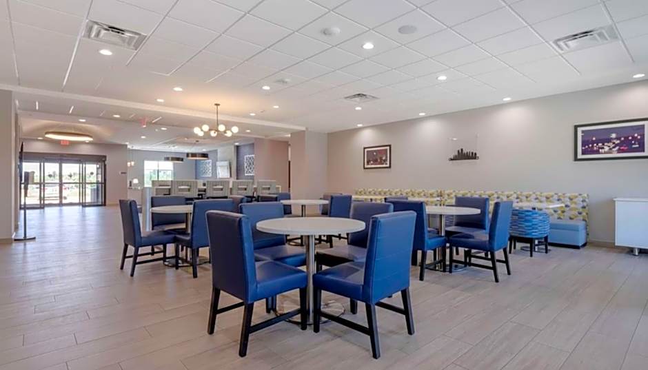 Holiday Inn Express & Suites Choctaw - Oklahoma City East By IHG