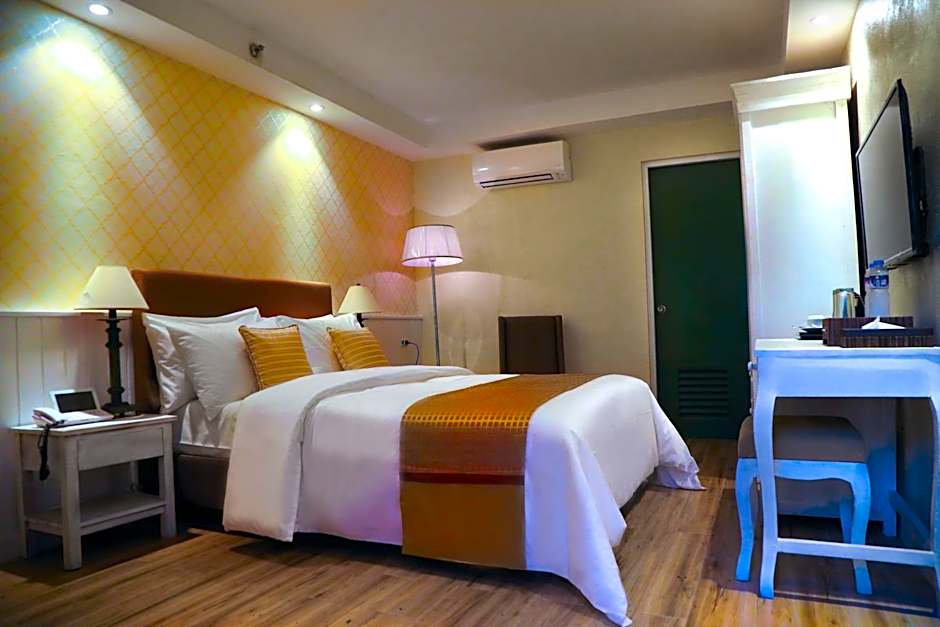Sola Hotel and Sola Bed & Breakfast