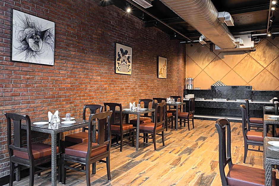 The Suncourt Hotel Yatri