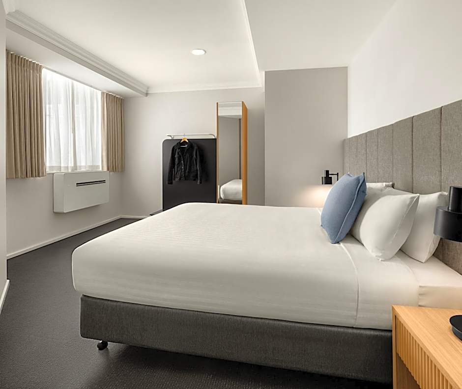 Oaks Perth Hotel
