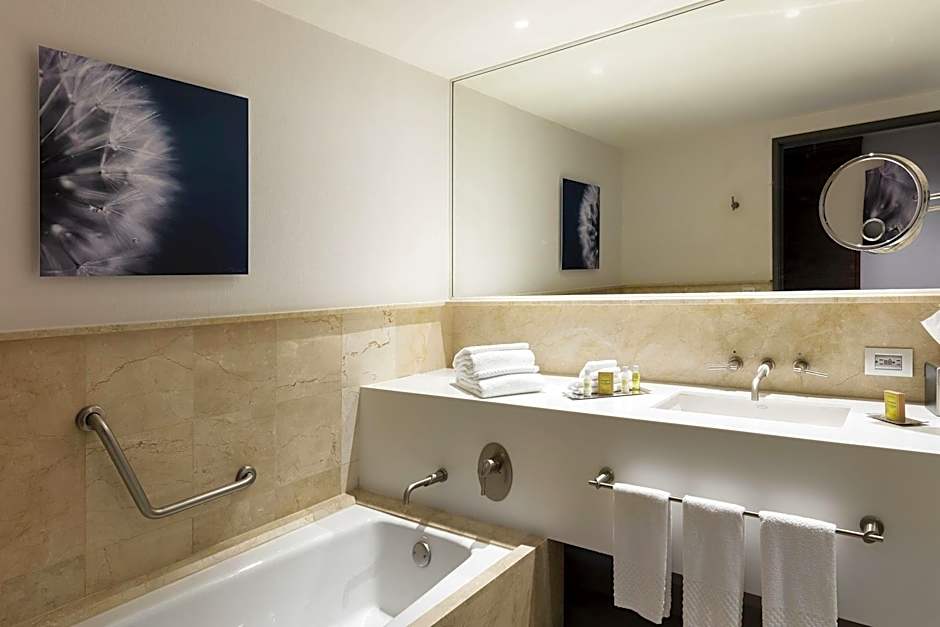 DoubleTree by Hilton Mexico City Santa Fe