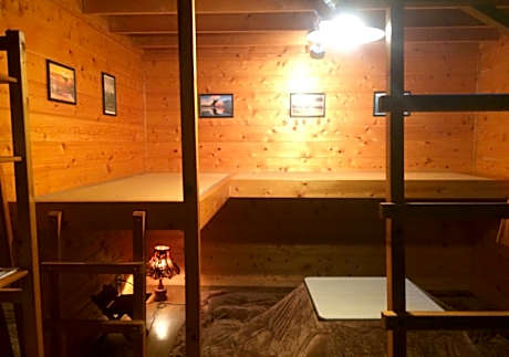 Forest Surf Gallery Cabin-K