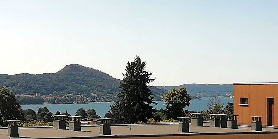 Foto 1 dari 18 — Lesa Panorama