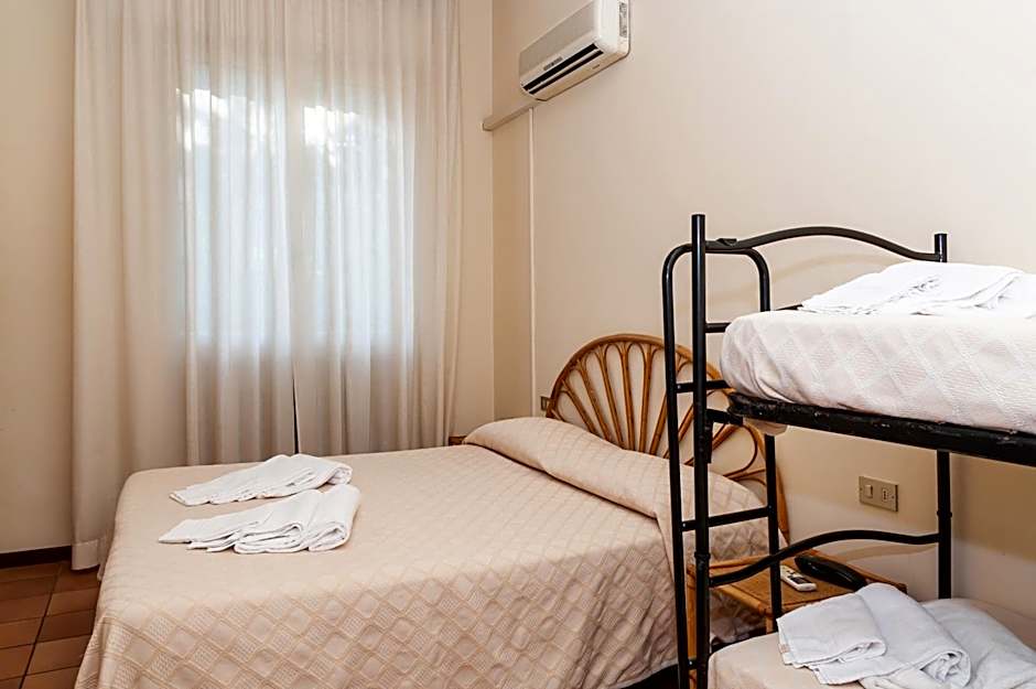 HOTEL TRIONFAL - Fronte Mare - Vicinissimi al Centro