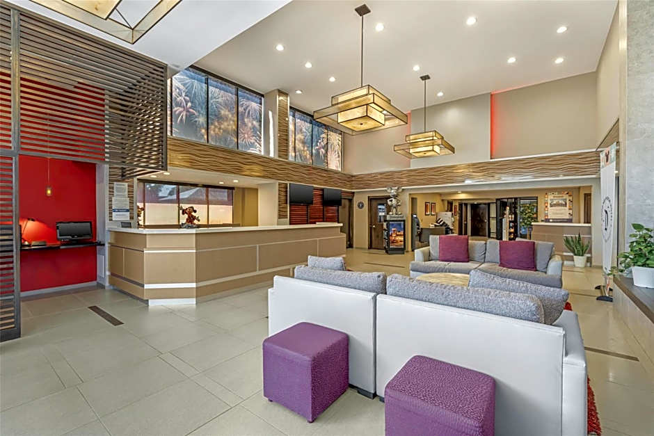 Best Western Plus Park Place Inn - Mini Suites