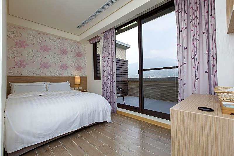 兩腳詩集綠活學旅 l 全自助入住旅館 l