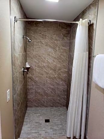 Queen Room - Smoking