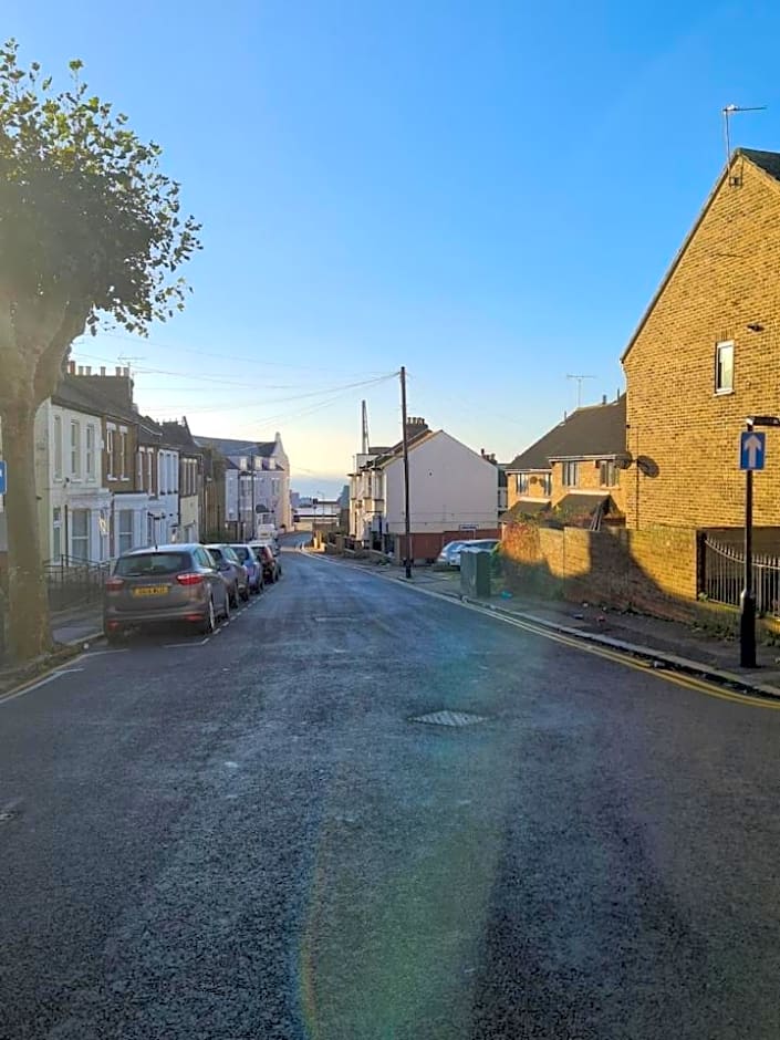 City Beach AirBnB Southend on Sea,