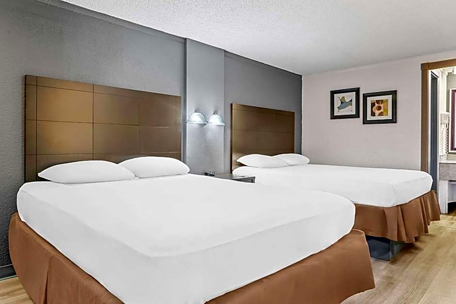 Rodeway Inn & Suites Saginaw I-675