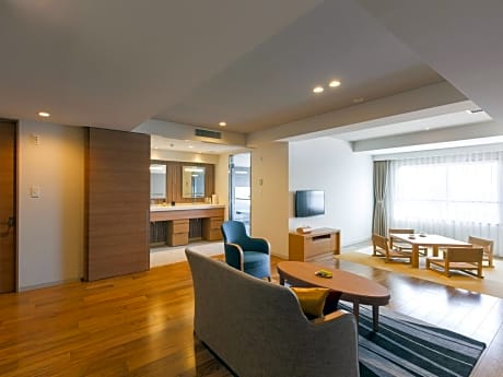 Suite with Tatami Area with Hot Spring Bath