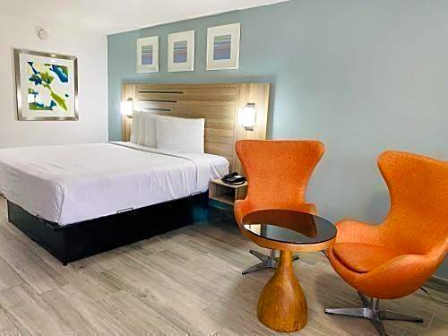 Photo 1 of 1 of 1 Queen Bed, Accessible