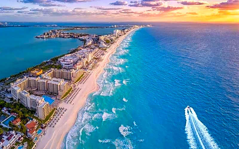 Oceanfront Condo BM By Andiani