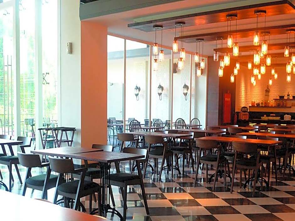 Luminor Hotel Jemursari By WH