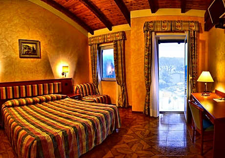 Triple Room with Partial Lake View