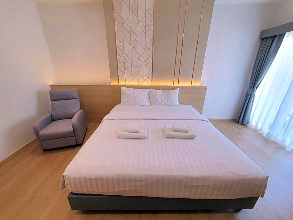 Riski Residence Ngamwongwan