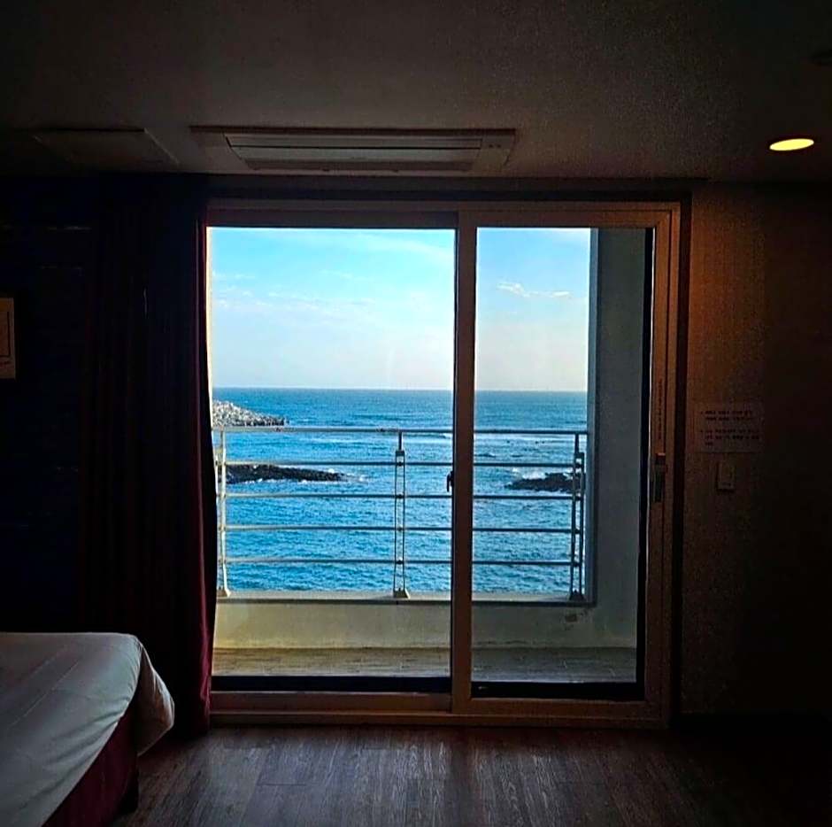 HOTEL52