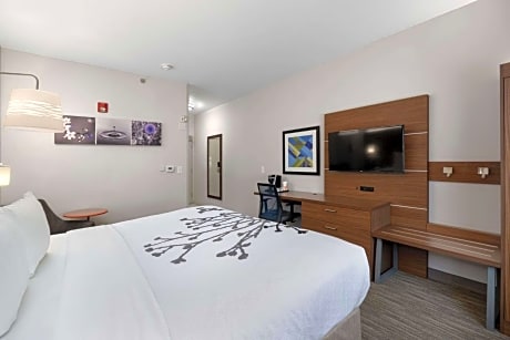 King Room with Tub - Disability Access/Non-Smoking