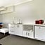 Cooroy Luxury Motel Apartments