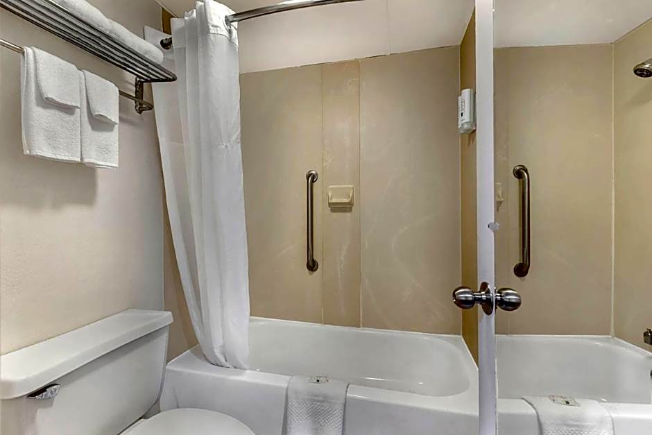 Quality Inn & Suites Easley - Greenville