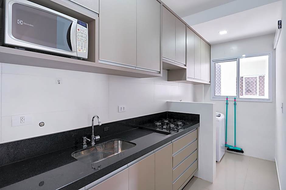 2 QUARTOS com Churrasqueira na Varanda, Piscina, Garagem interna, WiFi 500mbps, Ar Condicionado e Telas de Proteção