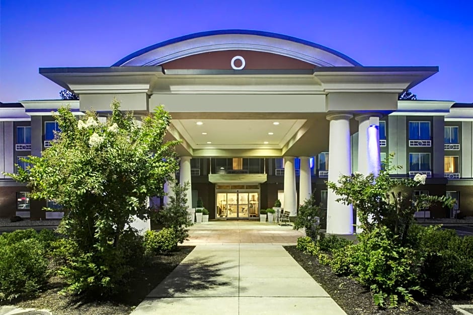 Holiday Inn Express Hotel & Suites Emporia By IHG