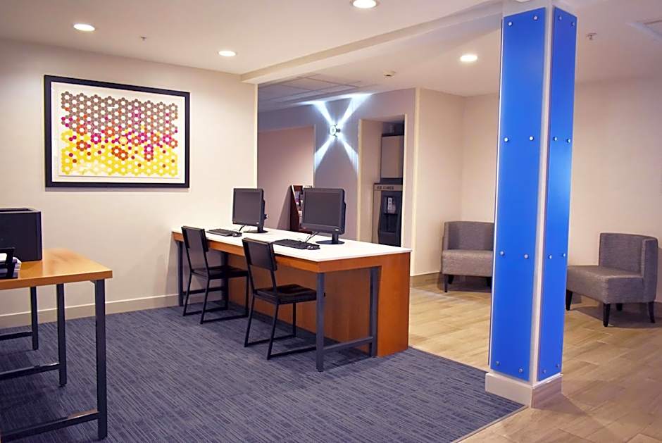 Holiday Inn Express & Suites Albany by IHG