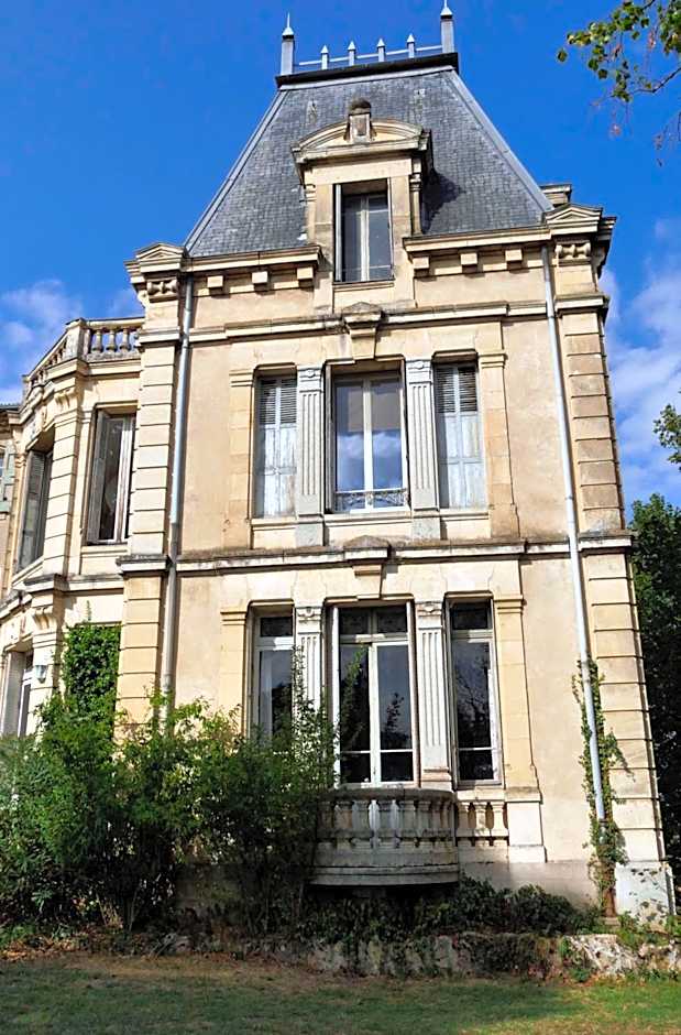 Chateau de Vaugelas - Charmant domaine près de Valence