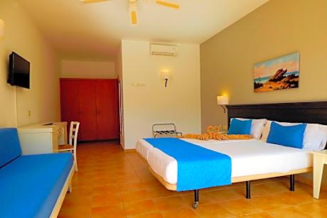 Double Room (1 Adult)