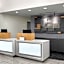 Holiday Inn Express Hotel & Suites Marina by IHG