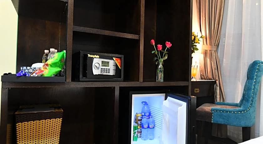 Bella Rosa Trendy Hotel