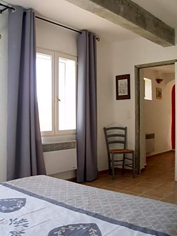 Apartment with Garden View