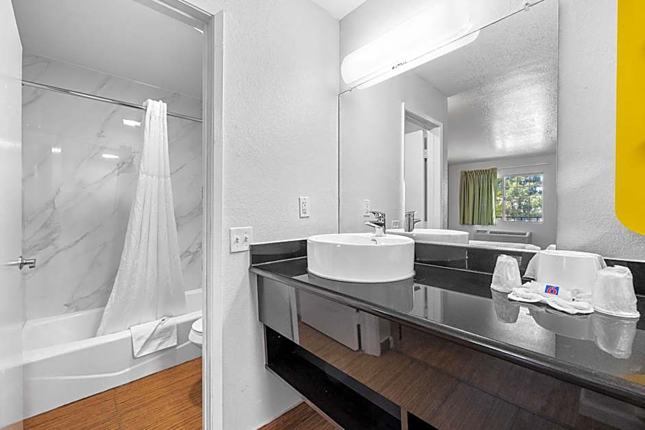 Studio 6-Fairfield, CA - Napa Valley