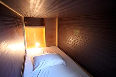 Bed in 8-Bed Mixed Dormitory Room