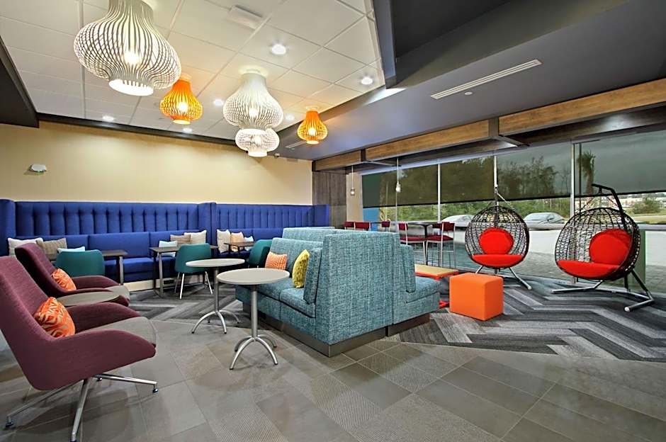 Tru by Hilton Mobile