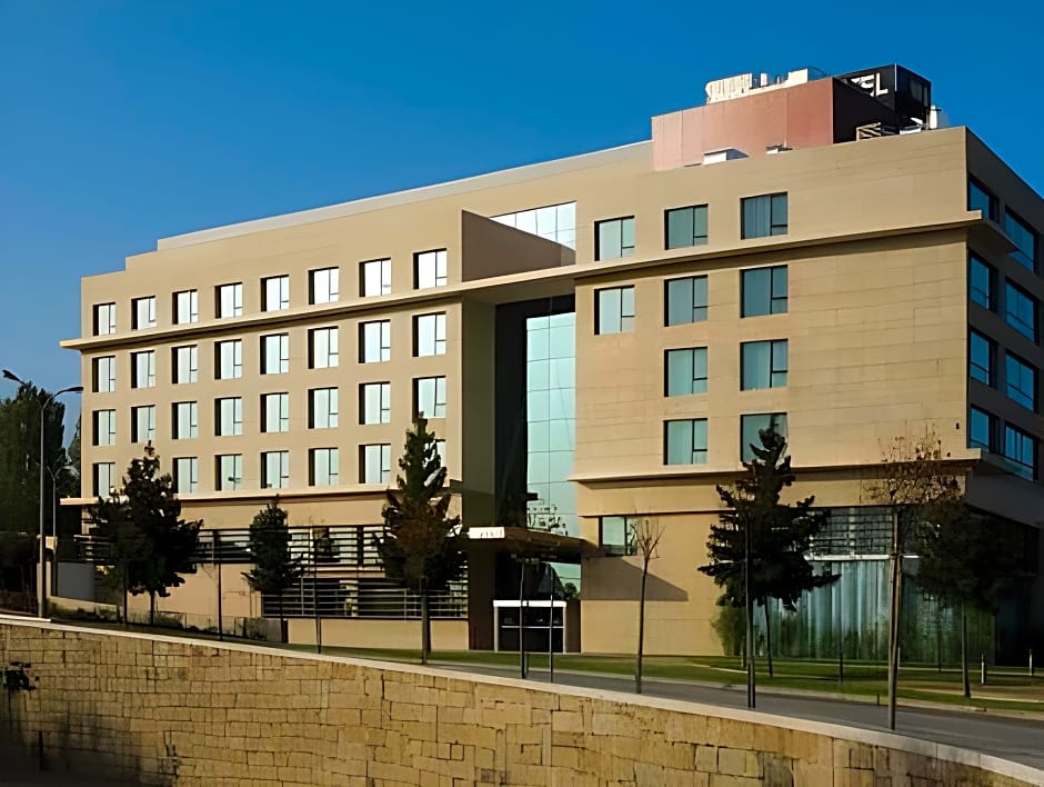 Golden Tulip Sao Joao da Madeira Hotel