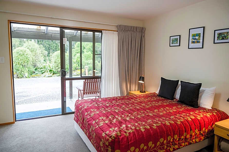 ASURE Aspiring Court Motel