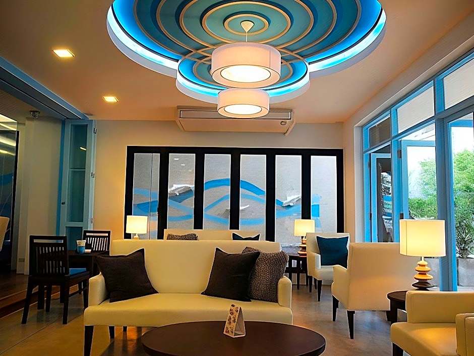 Apo Hotel