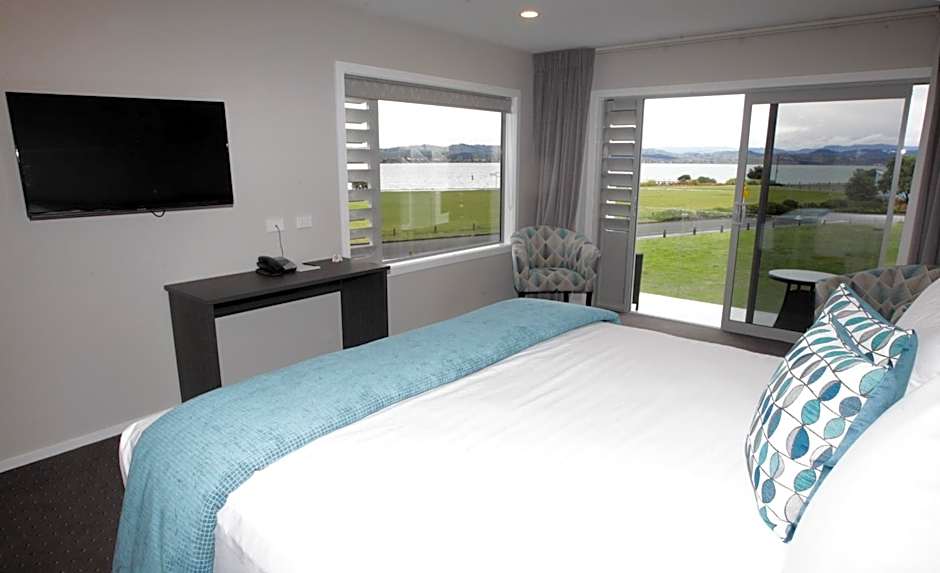 East Pier Hotel