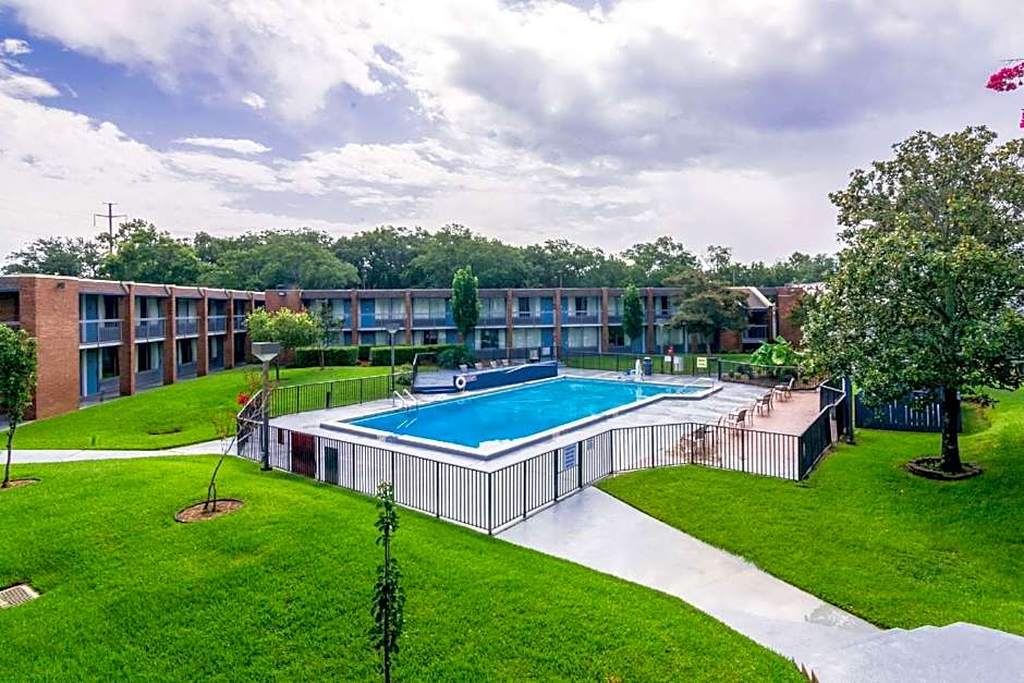 Americas Best Value Inn and Suites