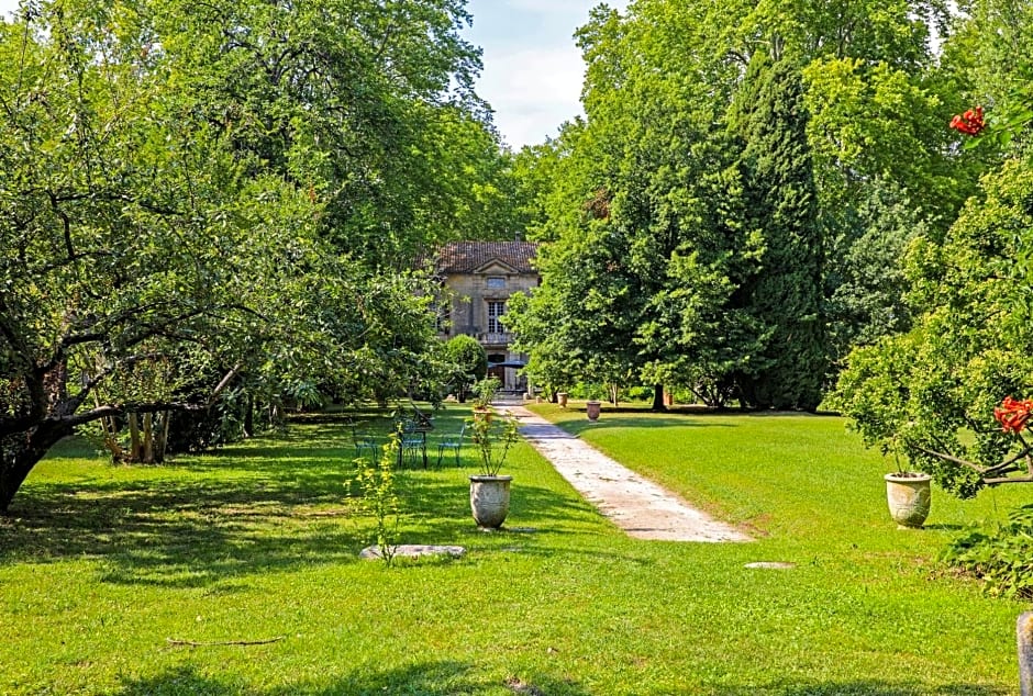 Chateau De Roussan