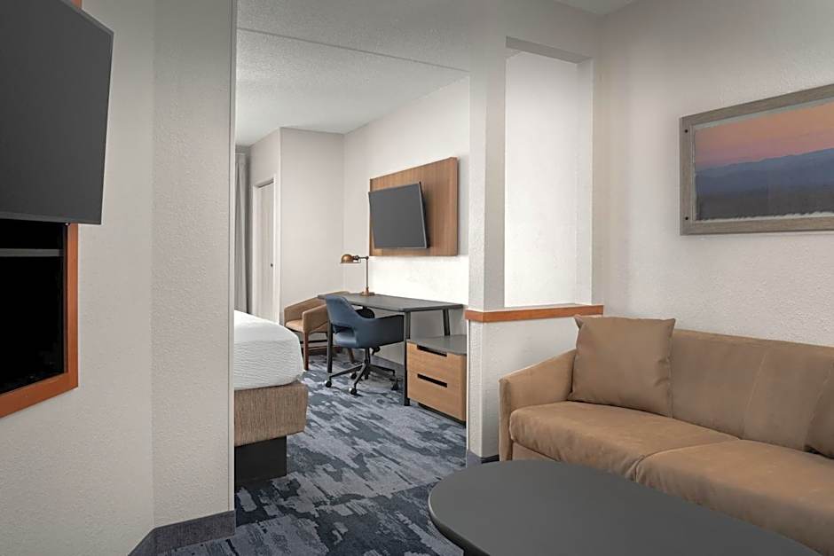 Fairfield Inn & Suites by Marriott Roanoke Hollins/I-81